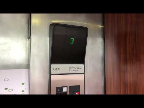 [EL] Scenic 1990s Otis Series 1 Hydraulic Elevator at Hampton Inn (Gatlinburg, TN)