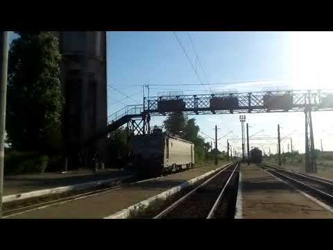 EA 838 la manevra in Faurei cu mecanic excelent plus sosirea unui tren regio
