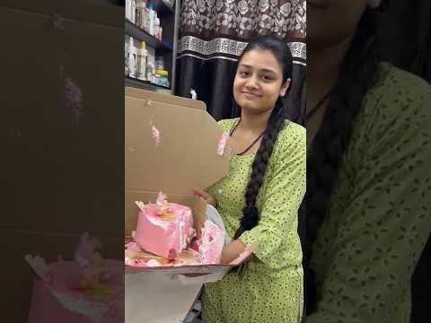 The cake fell from the customer 😭😭only in 10 minutes new look of the cake 😨