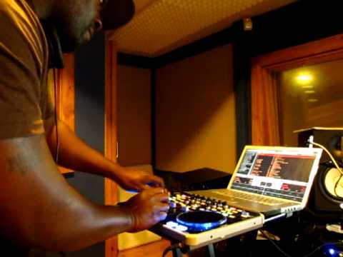 DJ Hotday  Cutting up BREAKS BEATS  on the Vestax VCI 300