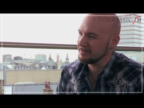 Asculta cea mai impunatoare voce din lume! El poate atinge note din zece octave!