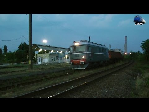 DA 60-1158-4 cu/with Marfar CFR Freight Train in Oradea Est Triaj pe Apus - 07 July 2015