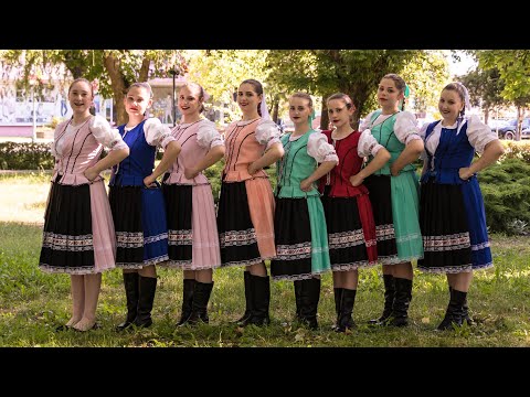 Folklórny súbor V šírom poli hruška - Karička z Parchovian (Deň hudby 2021)