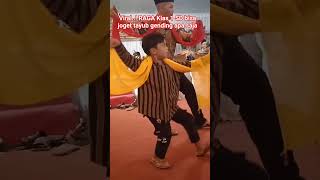 Download lagu Hebatnya dik Raga kecil berbakat, bisa joget tayub aneka Gending. mp3