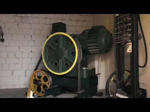 Flohr-OTIS relay controlled elevator (1973) machine room-part 1