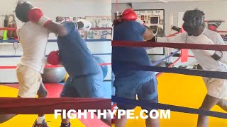 ADRIEN BRONER MAKES SONS SETTLE DIFFERENCES INSIDE RING; GIVES BOTH $100 AFTER “GOOD BUMP” SPARRING