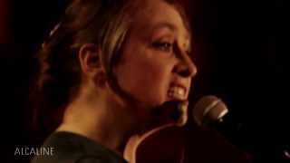 Plaza Francia - La Mano Encima (Alcaline Le Mag)