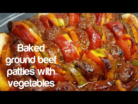 BAKED MINCED BEEF PATTIES WITH VEGETABLES