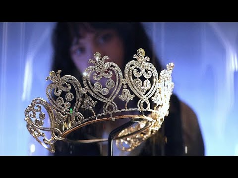 London's V&A museum hosts major Cartier showcase with over 350 dazzling pieces