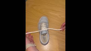 Download lagu Loop Shoe Tying Method mp3 Download lagu Loop Shoe Tying Method mp3
