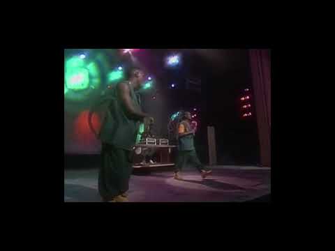 Let Me Be The One LIVE at the Apollo 1993