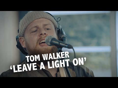 Tom Walker - 'Leave A Light On' (acoustic) live @ Ekdom in de Ochtend