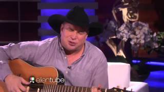 Garth Brooks Performs &quot;Mom&quot;