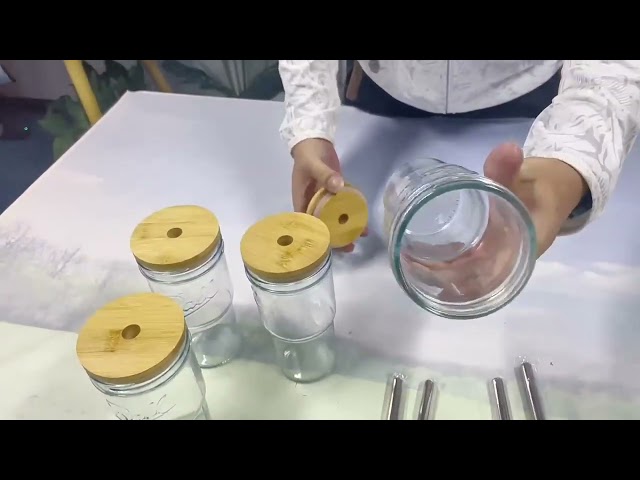 Vídeo relacionado con Vexnaro 2 Piezas Vasos de Vidrio con Tapa y Pajita, 600ml Vaso Cristal Transparente Diseño a Rayas con Popotes y Cepillo, Vasos Reutilizables para Café Helado, Batidos, Jugo, Cócteles, Cerveza