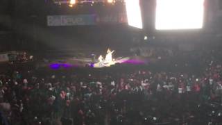 Chloe and Halle performing Baby Bird