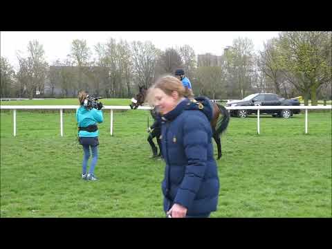 Mülheim * Rennbahn Raffelberg * Rennclub Mülheim * 8. Rennen * Sieger Shining Mac mit Michal Abik