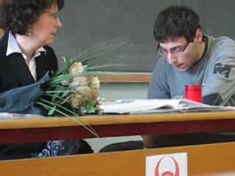 Interrogazione di latino a scuola - Corti ingegnere del santa pasiensa (la prof non si arrabbia)