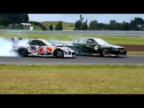 Mad Mike Vs Jason Sellers - Cody's D1NZ Round 3 - Taupo Motorsport Park 2011