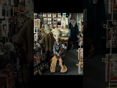 Alien Mannequin?! 🛸 Paul Fools the Feds in Hilarious Escape | Paul (2011) Breakdown