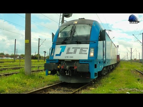 LTE Taurus 1216 910 - Siemens ES64 U4 B3 cu/with un Tren Intermodal Train in Gara Curtici Station