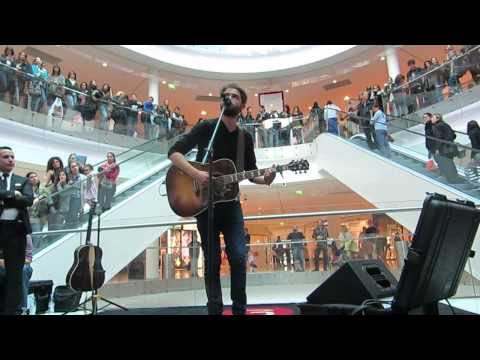 NEW song (no name yet) - Passenger @ Beaugrenelle Centre (Paris) -24/05/2014