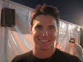 Popstar Gets Robbie Amell Into First Class
