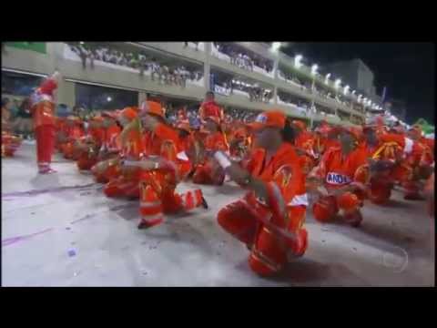 Bateria da Grande Rio 2010 da um show na avenida