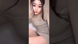 【パンチラ】見せるの好きらしい？