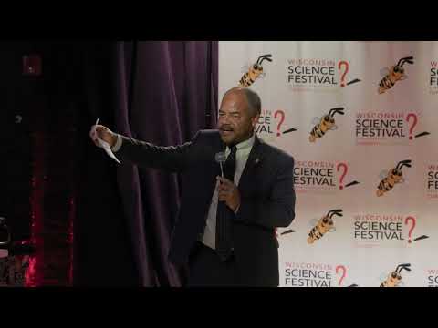 Dean Wilcots opens Big Ideas for Busy People as part of the 2024 Wisconsin Science Festival
