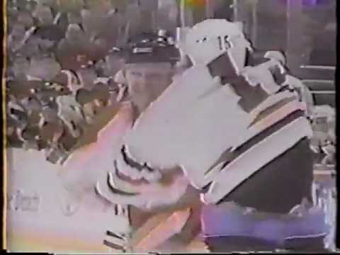 Jim Cummins vs Paul Kruse