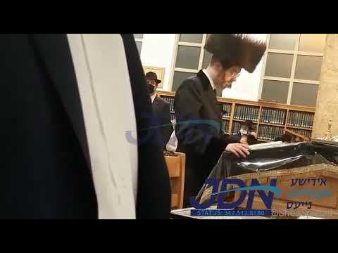 Sadigerer Rebbe counting sefira in Antwerp - Chol Hamoed Pesach 5781