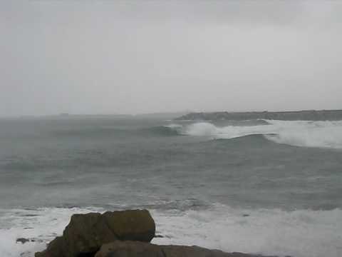 Surfing Isle of Man - The Wedding Cake going off
