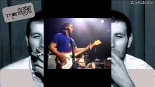 Arctic Monkeys- Red lights indicate doors are secured (inglés y español)