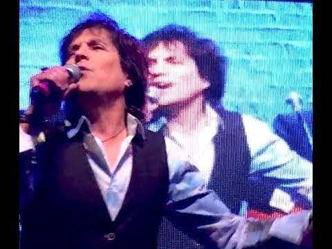 Kyle Vincent Sings 70s Medley - Manilow Bay City Rollers Al Wilson