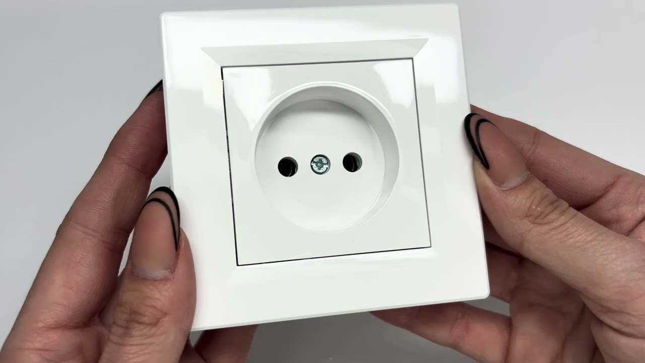 Розетка одинарная б/з SCHNEIDER Asfora белая с рамкой EPH3000121