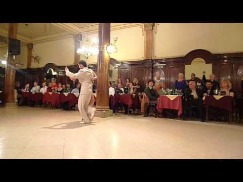  Stefania Colina  and  Juan Martin Carrara  are  dancing  to  the  tango  "  Verdemar  "