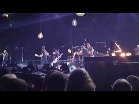 Pearl Jam - Lightning Bolt - Tampa (April 11, 2016) (4K)