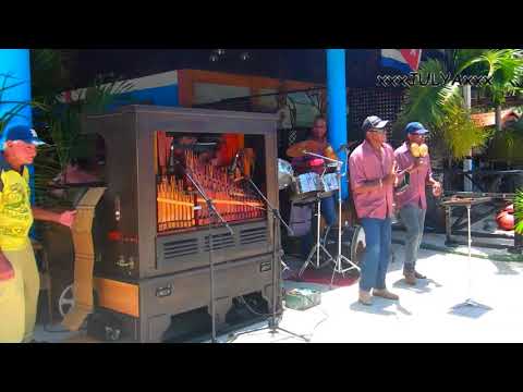 Музыкальная машина в BRISAS GUARDALAVACA, Holguin, Cuba