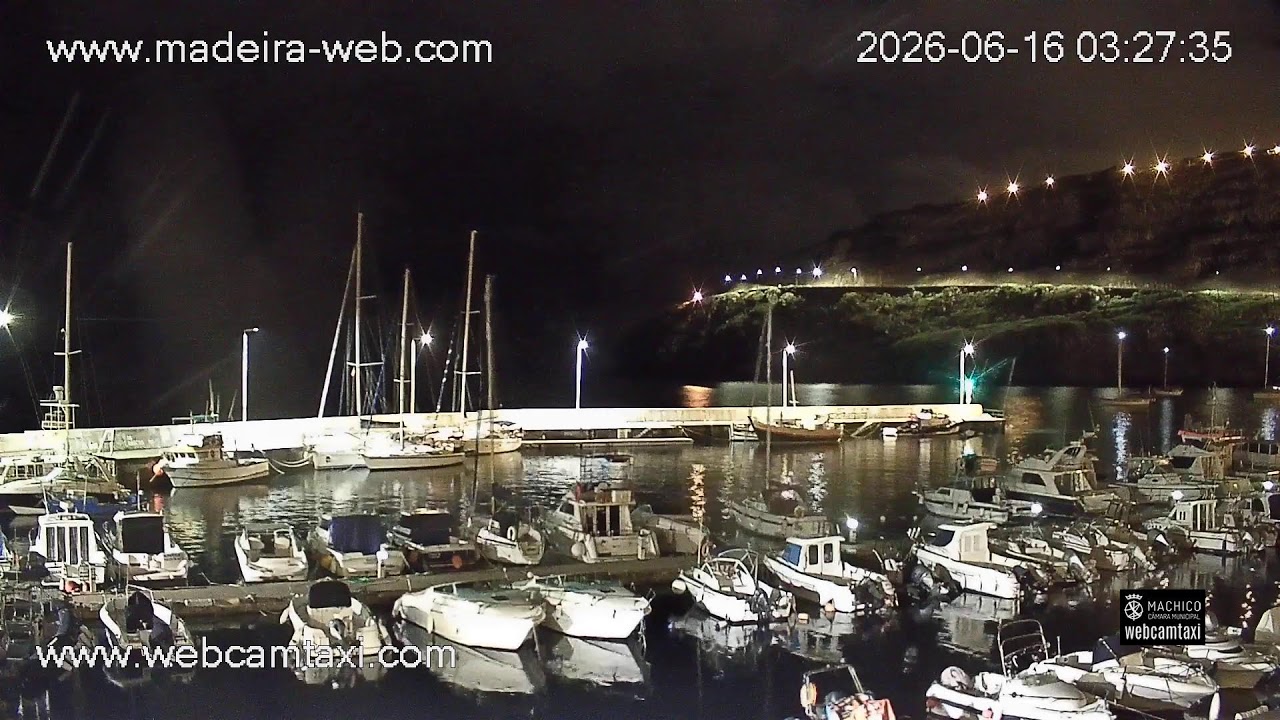 Live webcam view of Port of Machico Marina & Bay