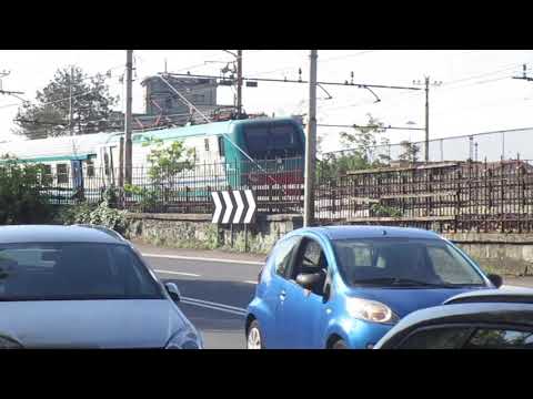 Incrocio tra RGV 2210 e ICN 777 a Trieste.