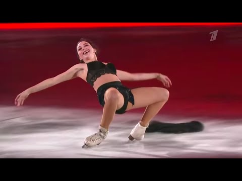 Η Ελιζαβέτα Τουκταμίσεβα [Elizaveta Tuktamysheva] στο ελεύθερο πρόγραμμά της "Toxic" [Τοξική] με υπόκρουση το ομότιτλο ποπ τραγούδι της Britney Spears [Μπρίτνεϋ Σπήαρς], ISU World Team Trophy in Figure Skating, Marine Messe, Φουκουόκα, Ιαπωνία, 13 Απριλίου 2019. Η χορογραφία και η ενδυματολογική επιλογή αξιοποίησαν συνειδητά αισθητικές του στριπτήζ, εντάσσοντας την αισθησιακή αποκάλυψη του σώματος στο πλαίσιο της ανταγωνιστικής παγοδρομίας.