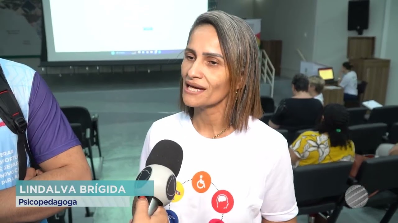 A IMPORTÂNCIA DA LÍNGUA DE SINAIS NO MEIO PROFISSIONAL PARA A COMUNIDADE SURDA