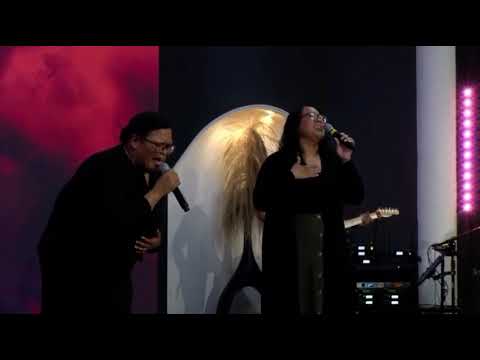 Me Empujaron con Violencia (Te Adoraré)