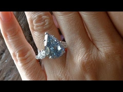 Diamante blu più grande al mondo battuto da Christie's a 23 mln $