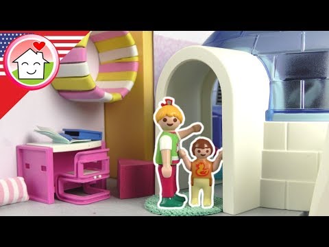 Playmobil english The Crazy House - The Hauser Family
