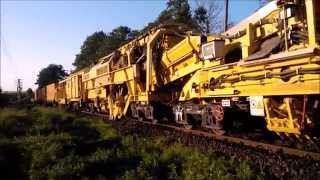 preview picture of video 'Plasser Theurer RM 900 VB z wagonami MFS 100'