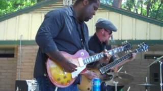 Kirk Fletcher burning it up @ irvine blues fes.2010