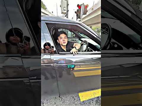 Nekat mengendarai mobil pedahal ban nya sudah betus‼️