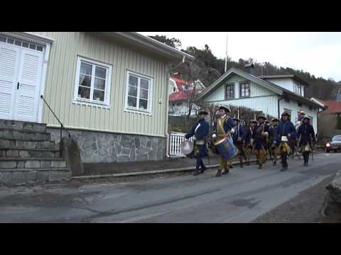 Bohus Elfsborghs Caroliners inmarsch till Kungälvs julmarknad 2011