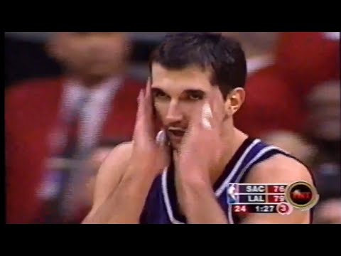 Peja Stojakovic Kings 37pts (7/11 3PT) vs Lakers (2004)